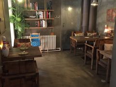 -HIGH FIVE哈福手工汉堡(桂林路店)