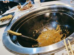 -哈尔滨烧烤·山河村铁锅炖(交大店)