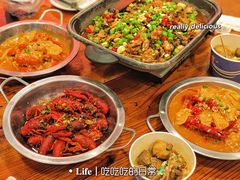 麻辣油焖虾-虾妹纸餐厅