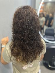 -艺格造型染发烫发
