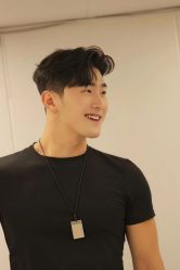 -查尔曼男士理发馆