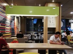 -麦当劳(杭州西湖银泰百货店)