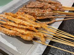 -何妹湿辣牛肉·粤式烧烤砂煲(桂雅路店)