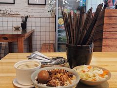 -红猪卤肉饭(大西洋美食城店)