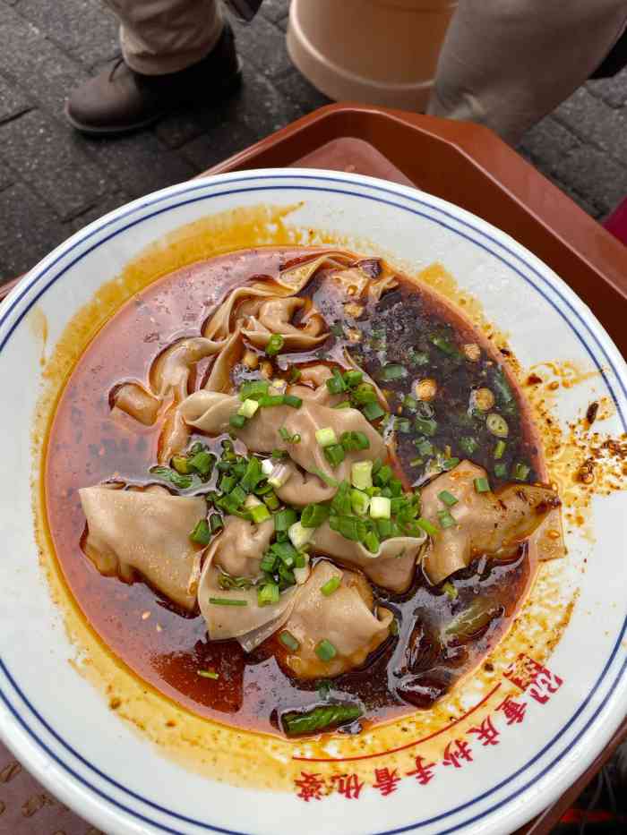 仇婆抄手(龙湖源著店)-"一个人吃东西喜欢吃面食,这家在原著天街外.