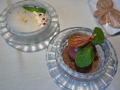 杨梅冰激凌-弦月窗LUNETTE BY AMANDA(复兴路店)