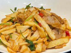 辣白菜炒肥肠-常鲜楼常来尝鲜海胆馆(星海店)