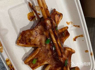 年前来吃的 晚上生意还是蛮好的 买的海鲜小吃吧的海鲜