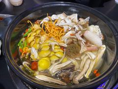 -菌之家·专业纯野生菌火锅·特色炒菌