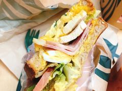 培根鸡肉俱乐部大嘴三明治-星巴克(广州淘金路店)