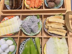 -娜姐鲜牛肉串串火锅(藏龙岛店)