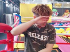 -嘿哟动霸CHUA·新潮玩运动娱乐中心·蹦床滑冰团建乐园