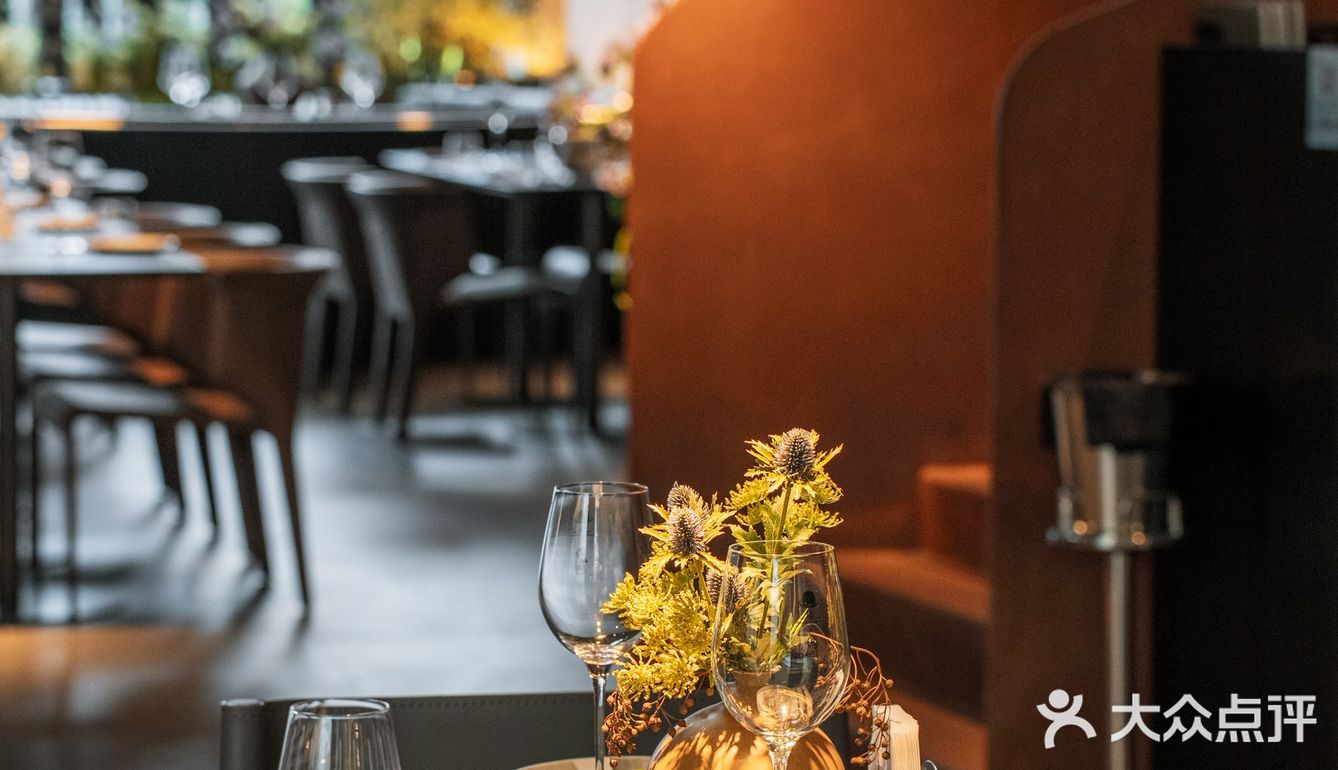 为了专心“玩火”，这家法餐厅竟专门开了个店！