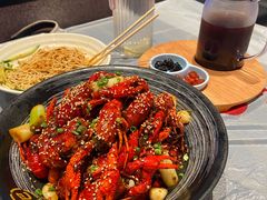 -肥肥虾庄·金牌油焖大虾(杨园滨江时代walk店)