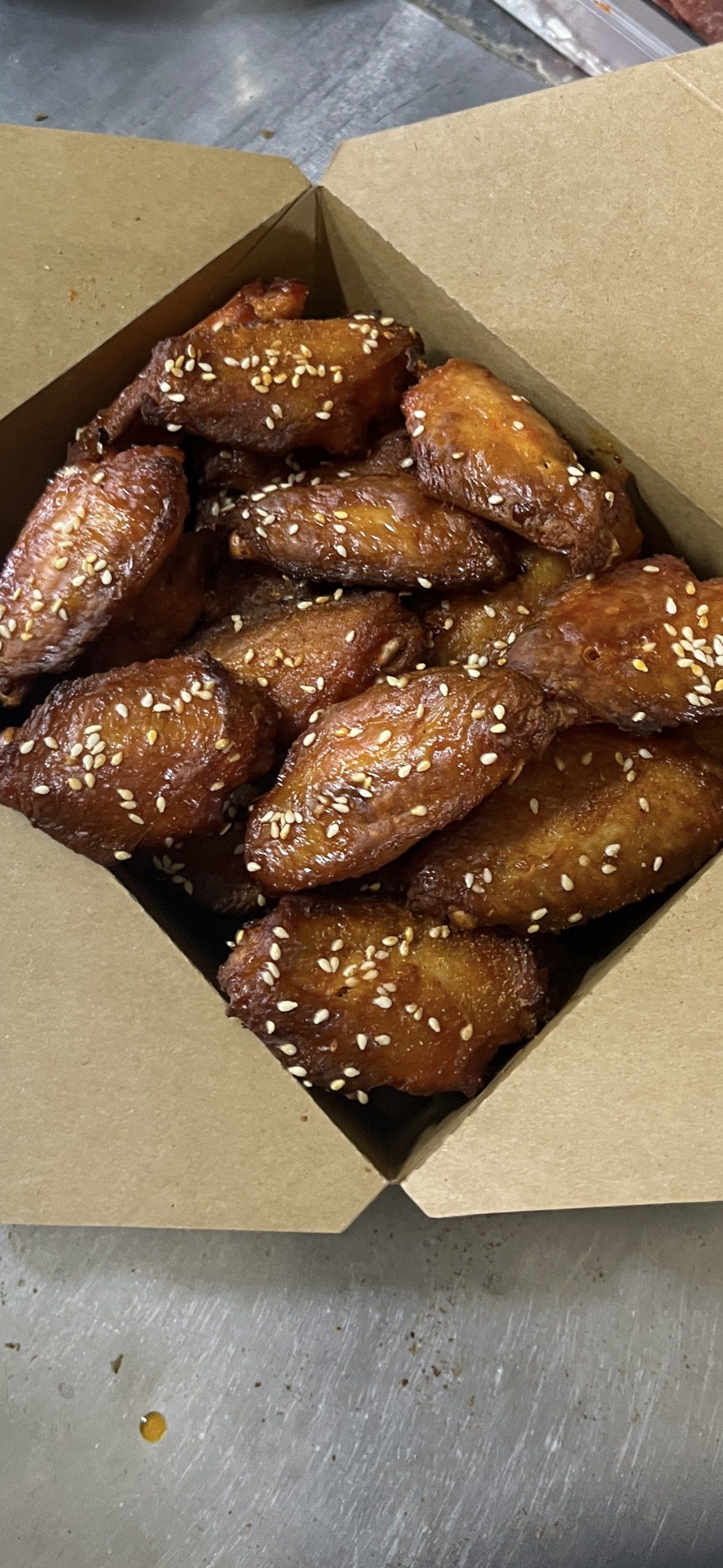 馕坑烤翅中,外焦里嫩