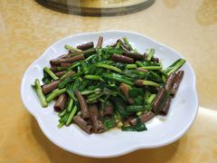 韭菜海肠-1910老鲁味海鲜·戳子肉·青岛菜(金沙滩店)