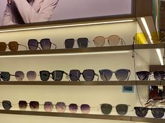 -爱视眸Eyeblling眼镜·依视路·蔡司镜片折扣店(百联南方商城购物中心)