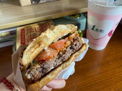 金尊肉酱安格斯厚牛堡套餐-麦当劳(东吴广场银泰城店)