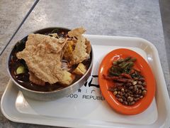 柳州正宗螺蛳粉-红鼻子桂林米粉(金唐新光界店)