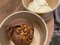 黑巧克力杏仁冰激凌-LUNEURS月乐诗·法式冰淇淋(环贸店)