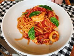 -ROAST coffee & eatery