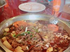 -周老三跷脚牛肉·全牛火锅(非遗传承店)