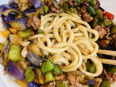 茄子肉丁小公鸡双拼拌面-文三里屯面馆(三里屯店)