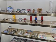 -视野联行眼镜•蔡司•依视路(温江店)