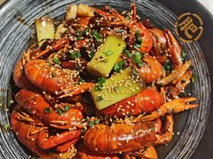 -肥肥虾庄·金牌油焖大虾(汉街SKP店)