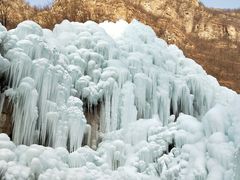 -大平台龙居瀑布旅游区