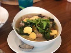 -Chom Cafe and Restaurant