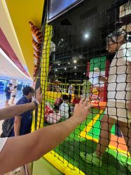 -蹦蹦跳跳(新奥购物中心店)