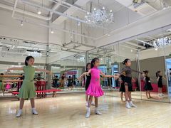 -炫艺舞蹈培训中心(枫尚奥特莱斯店)