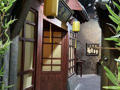 -屋有岛沉浸游戏旗舰店(中山公园店)