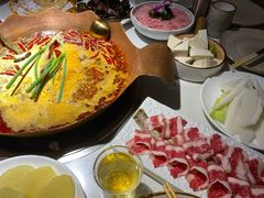 -墨居上隐·院子里火锅(峨眉店)