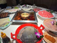 -二荆条·蜀鲜汇城市森林火锅