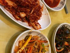 -牛信亭韩国料理·炭火烤肉(紫藤路店)