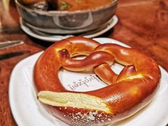 经典巴伐利亚面包圈-Brotzeit博璨德国啤酒餐厅(亮马桥官舍店)