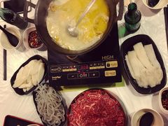 -鲜入围煮花胶鸡海鲜火锅