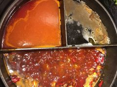 小嫩牛专利T型锅（一锅三吃）-热火朝天鲜切牛肉火锅(南强街巷店)