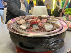 -围炉肉舍•炭烤活鳗•丹东海鲜烤肉(步行街店)