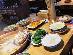 -洱火云南酸菜牛肉火锅(石景山当代商城店)