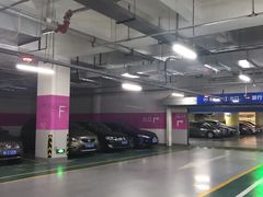 -爱琴海购物公园-地下停车场