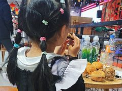 -嗨翻Hi-Fun竞技主题乐园·蹦床亲子生日轰趴(国光1937店)