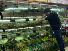 -覃记海鲜美食餐厅