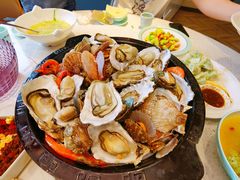 老灶蒸汽海鲜锅-巧克力渔家.小船海鲜胶东菜(万平口店)