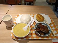 硬面馒头-蓝白自选餐厅(烟大店)