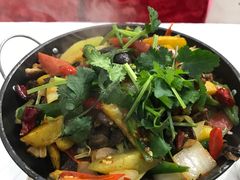 -乡土特色.冷锅鱼.牦牛肉汤锅