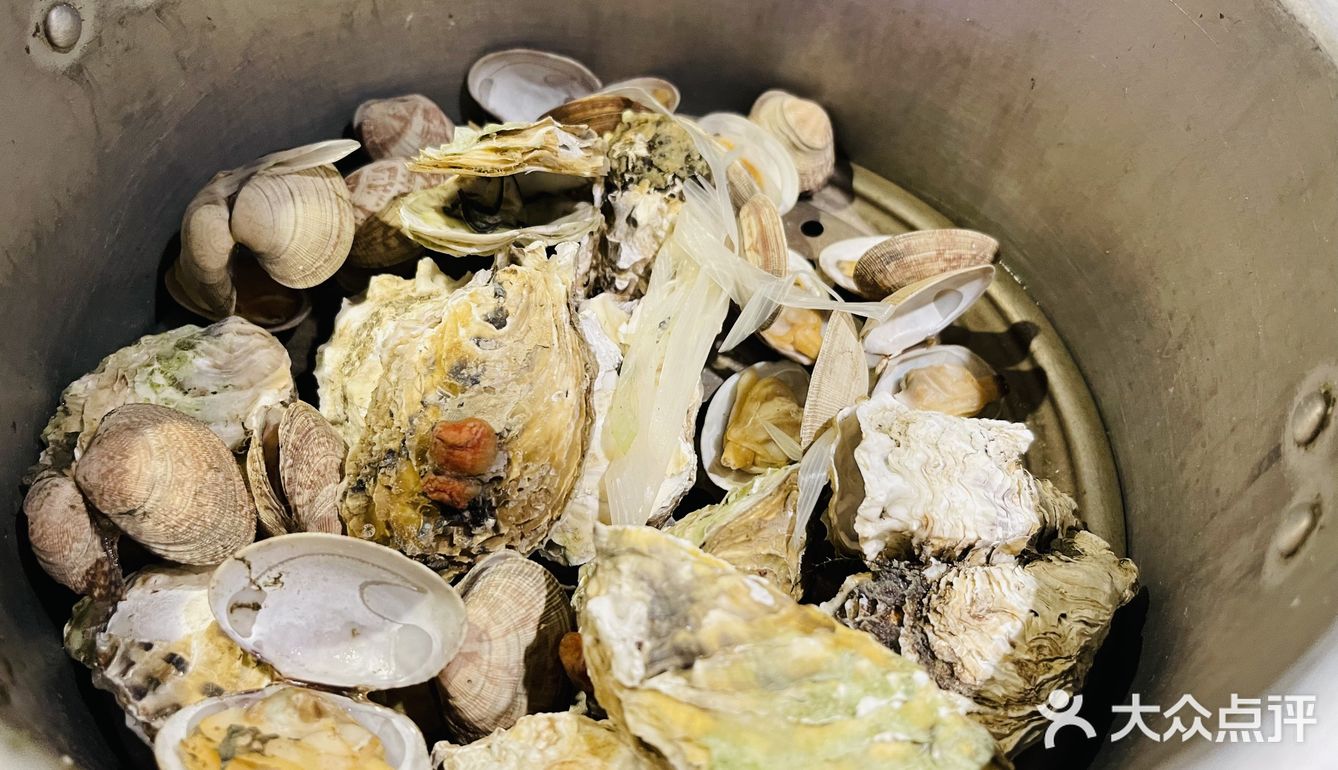 高压生蚝是轮锅拿的[色][色]，我们拿了六锅，阔怕~