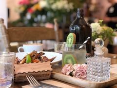 -FLOVIE FLORIST CAFE